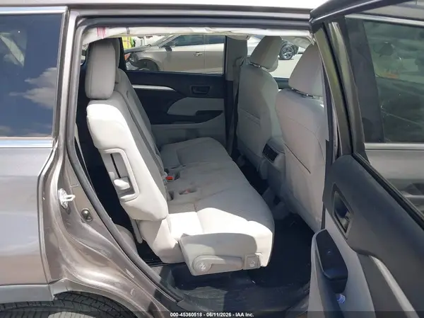 5TDZARFH3JS038892 2018 TOYOTA HIGHLANDER - Image 8