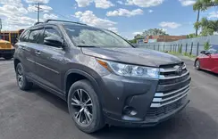 5TDZARFH3JS039556 2018 TOYOTA HIGHLANDER