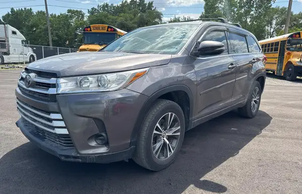 5TDZARFH3JS039556 2018 TOYOTA HIGHLANDER - Image 2