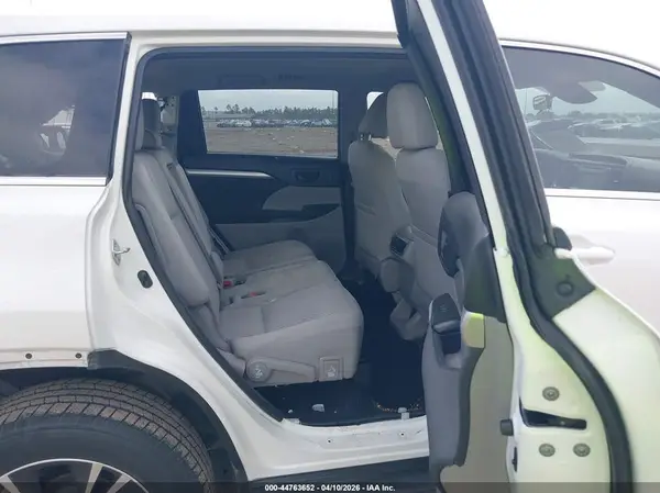 5TDZARFH3JS040030 2018 TOYOTA HIGHLANDER - Image 8