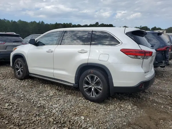 5TDZARFH3JS040562 2018 TOYOTA HIGHLANDER - Image 2