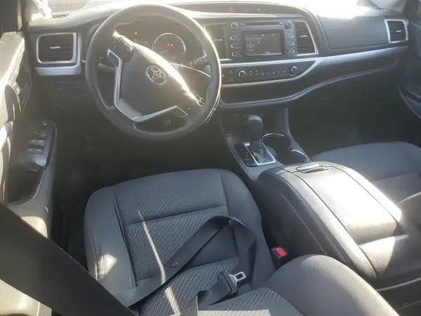 5TDZARFH3JS040562 2018 TOYOTA HIGHLANDER - Image 8