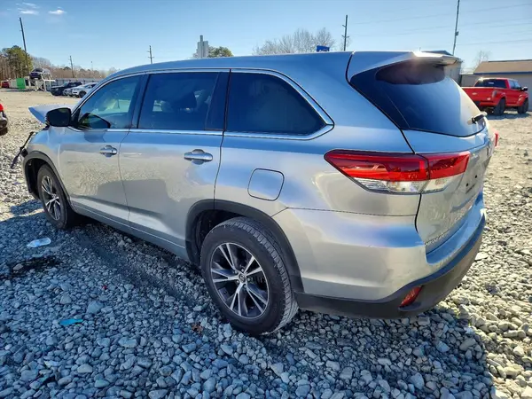 5TDZARFH3JS041856 2018 TOYOTA HIGHLANDER - Image 2