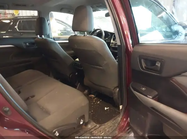 5TDZARFH3KS043561 2019 TOYOTA HIGHLANDER - Image 8