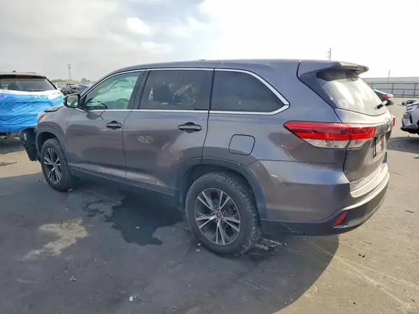 5TDZARFH3KS043608 2019 TOYOTA HIGHLANDER - Image 2
