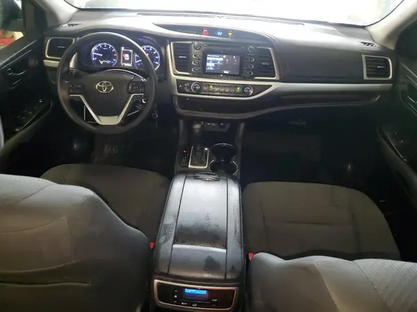 5TDZARFH3KS045052 2019 TOYOTA HIGHLANDER - Image 8