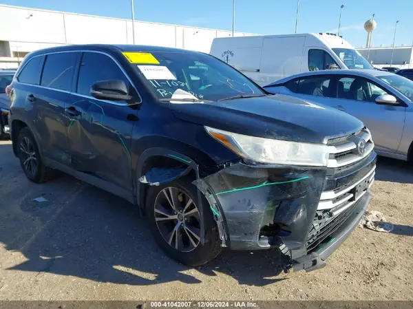 5TDZARFH3KS048887 2019 TOYOTA HIGHLANDER - Image 1