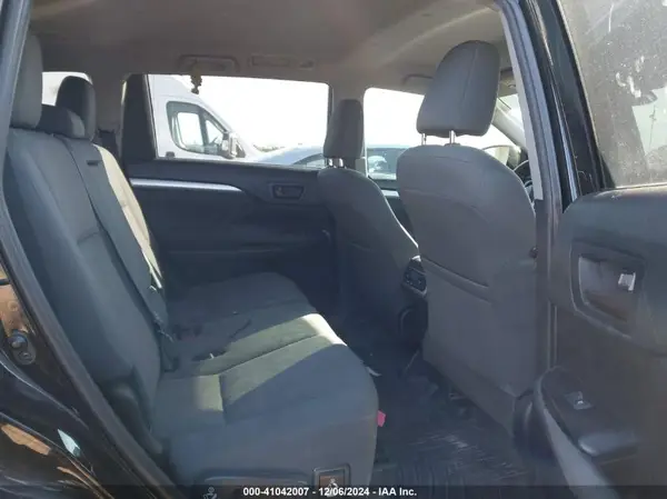 5TDZARFH3KS048887 2019 TOYOTA HIGHLANDER - Image 8