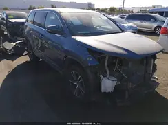 5TDZARFH3KS051305 2019 TOYOTA HIGHLANDER