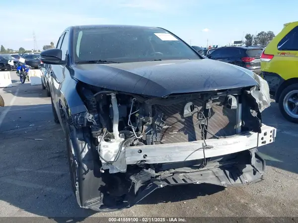 5TDZARFH3KS052177 2019 TOYOTA HIGHLANDER - Image 1