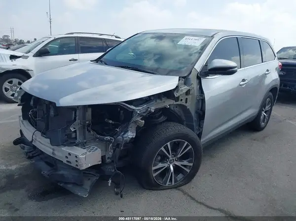 5TDZARFH3KS053376 2019 TOYOTA HIGHLANDER - Image 2
