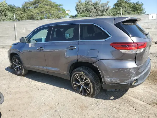 5TDZARFH3KS053877 2019 TOYOTA HIGHLANDER - Image 2