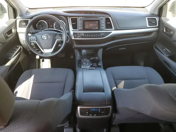 5TDZARFH3KS053877 2019 TOYOTA HIGHLANDER - Image 8