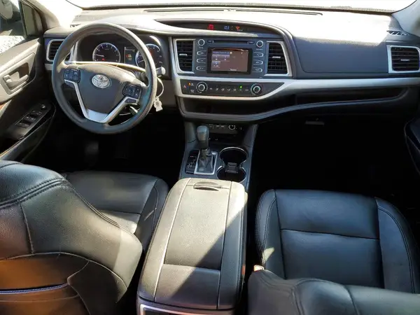 5TDZARFH3KS054396 2019 TOYOTA HIGHLANDER - Image 8