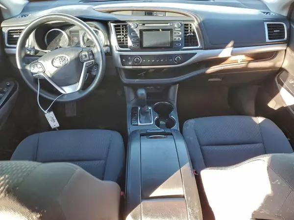 5TDZARFH3KS054835 2019 TOYOTA HIGHLANDER - Image 8