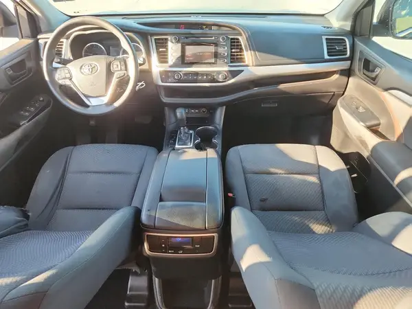5TDZARFH3KS057055 2019 TOYOTA HIGHLANDER - Image 8