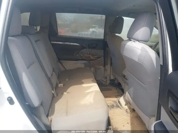 5TDZARFH3KS057864 2019 TOYOTA HIGHLANDER - Image 8