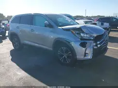 5TDZARFH3KS060246 2019 TOYOTA HIGHLANDER