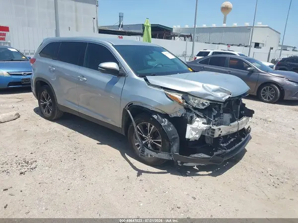 5TDZARFH3KS060568 2019 TOYOTA HIGHLANDER - Image 1