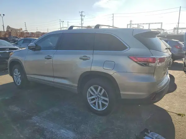 5TDZARFH4GS019180 2016 TOYOTA HIGHLANDER - Image 2