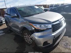5TDZARFH4GS019213 2016 TOYOTA HIGHLANDER