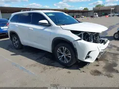 5TDZARFH4HS023487 2017 TOYOTA HIGHLANDER