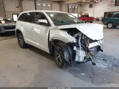 5TDZARFH4HS024137 2017 TOYOTA HIGHLANDER