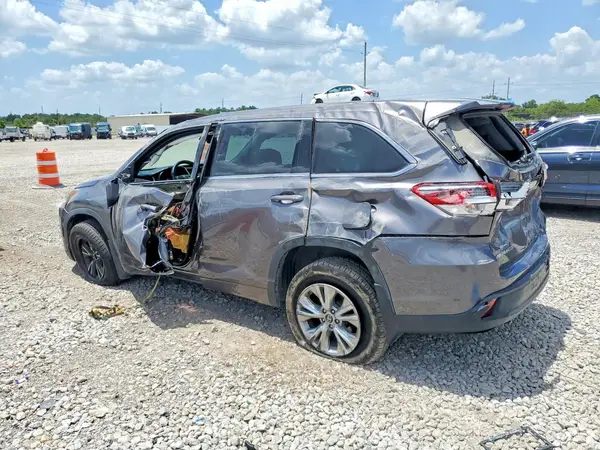 5TDZARFH4HS025109 2017 TOYOTA HIGHLANDER - Image 2