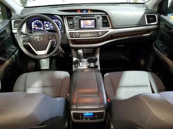 5TDZARFH4HS025949 2017 TOYOTA HIGHLANDER - Image 8