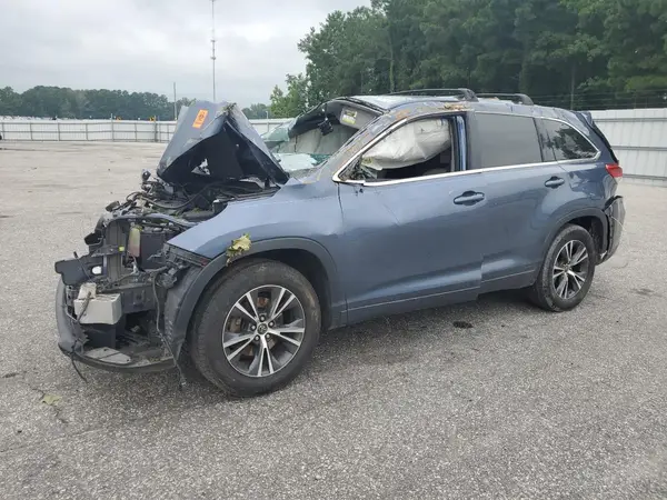 5TDZARFH4HS028401 2017 TOYOTA HIGHLANDER - Image 1