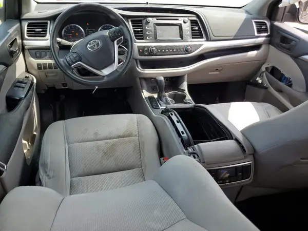 5TDZARFH4HS028608 2017 TOYOTA HIGHLANDER - Image 8