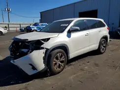 5TDZARFH4HS029421 2017 TOYOTA HIGHLANDER