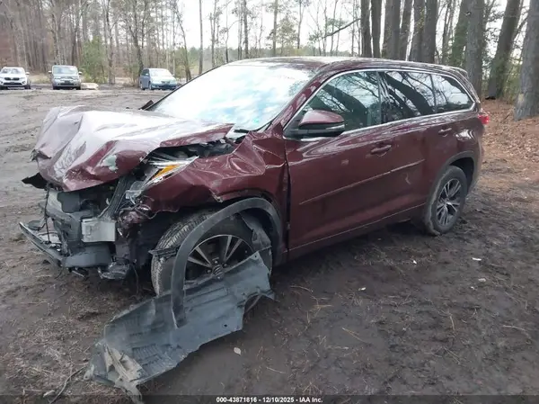5TDZARFH4HS030309 2017 TOYOTA HIGHLANDER - Image 2