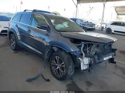 5TDZARFH4HS031010 2017 TOYOTA HIGHLANDER
