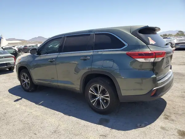 5TDZARFH4HS031430 2017 TOYOTA HIGHLANDER - Image 2