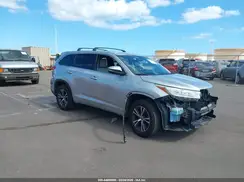 5TDZARFH4HS032156 2017 TOYOTA HIGHLANDER