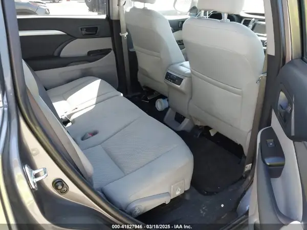 5TDZARFH4JS034348 2018 TOYOTA HIGHLANDER - Image 8