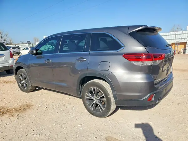 5TDZARFH4JS036178 2018 TOYOTA HIGHLANDER - Image 2