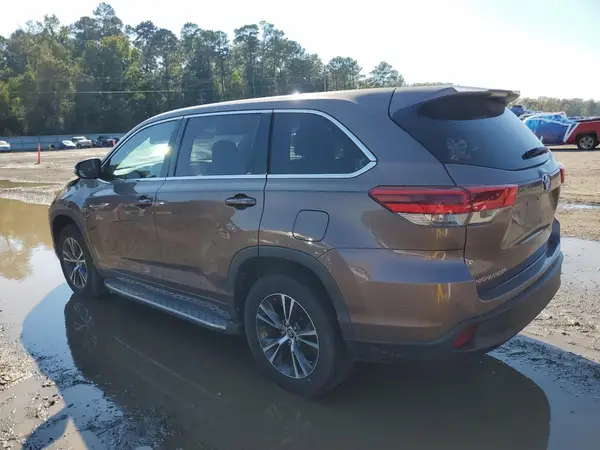 5TDZARFH4JS039730 2018 TOYOTA HIGHLANDER - Image 2