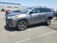 5TDZARFH4JS041042 2018 TOYOTA HIGHLANDER