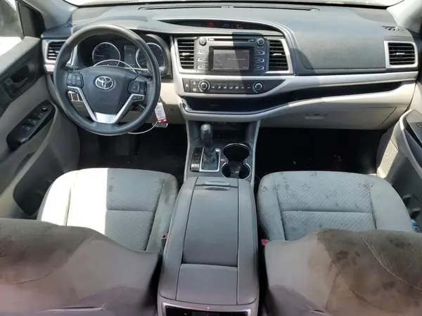5TDZARFH4JS041042 2018 TOYOTA HIGHLANDER - Image 8