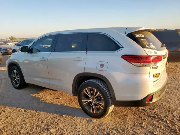 5TDZARFH4JS041817 2018 TOYOTA HIGHLANDER - Image 2