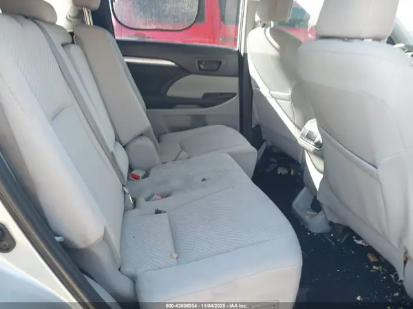 5TDZARFH4KS043259 2019 TOYOTA HIGHLANDER - Image 8