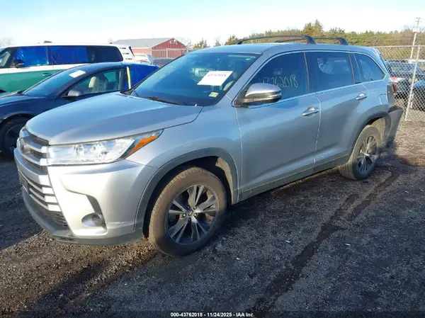 5TDZARFH4KS045044 2019 TOYOTA HIGHLANDER - Image 2