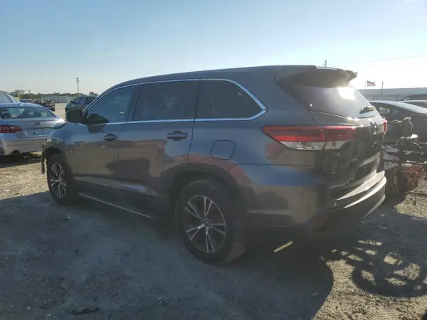 5TDZARFH4KS048106 2019 TOYOTA HIGHLANDER - Image 2