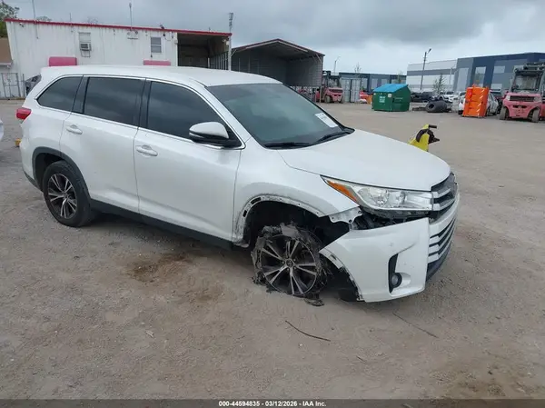 5TDZARFH4KS049675 2019 TOYOTA HIGHLANDER - Image 1