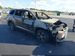 5TDZARFH4KS050079 2019 TOYOTA HIGHLANDER
