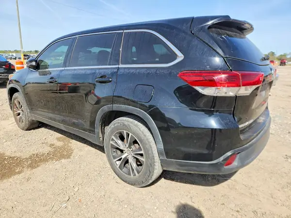 5TDZARFH4KS050597 2019 TOYOTA HIGHLANDER - Image 2