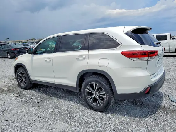 5TDZARFH4KS058683 2019 TOYOTA HIGHLANDER - Image 2