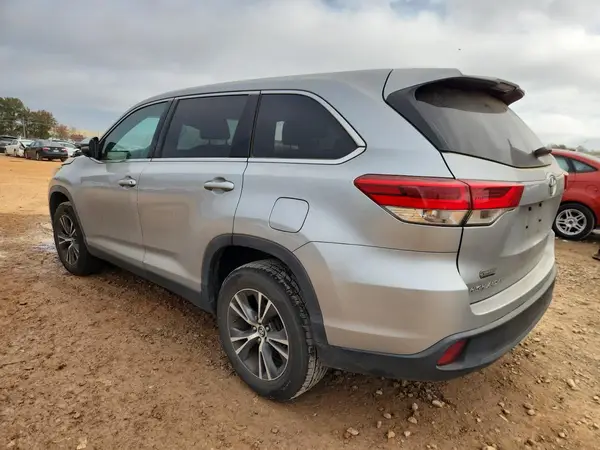 5TDZARFH4KS058909 2019 TOYOTA HIGHLANDER - Image 2